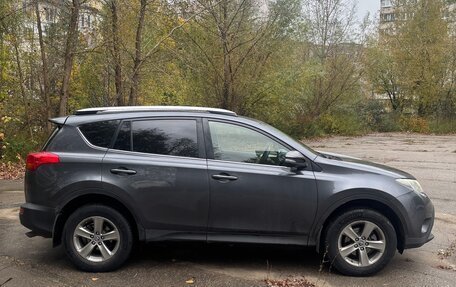 Toyota RAV4, 2015 год, 2 050 000 рублей, 4 фотография