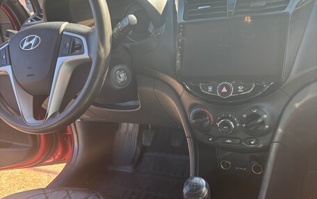 Hyundai Solaris II рестайлинг, 2012 год, 580 000 рублей, 7 фотография