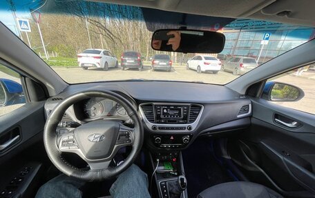 Hyundai Solaris II рестайлинг, 2018 год, 900 000 рублей, 6 фотография