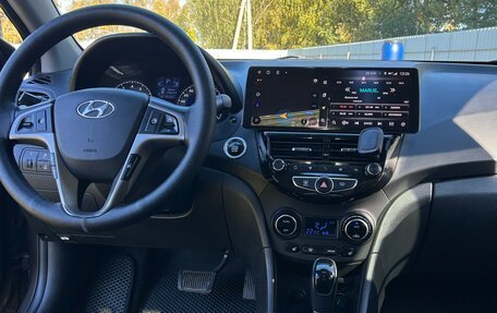 Hyundai Solaris II рестайлинг, 2014 год, 999 000 рублей, 24 фотография
