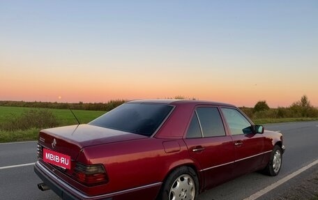 Mercedes-Benz E-Класс, 1993 год, 400 000 рублей, 2 фотография