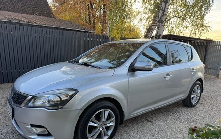 KIA cee'd I рестайлинг, 2011 год, 595 000 рублей, 2 фотография