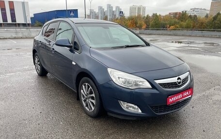 Opel Astra J, 2010 год, 640 000 рублей, 1 фотография