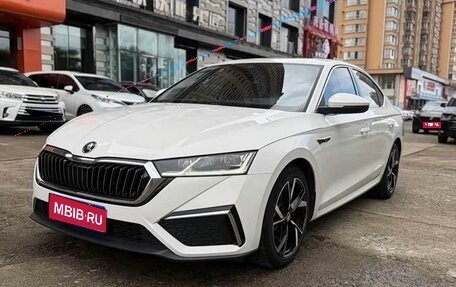 Skoda Octavia IV, 2022 год, 2 250 000 рублей, 1 фотография