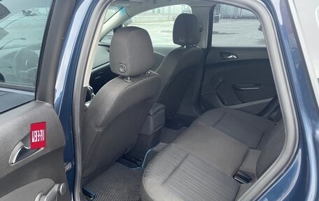 Opel Astra J, 2010 год, 640 000 рублей, 13 фотография