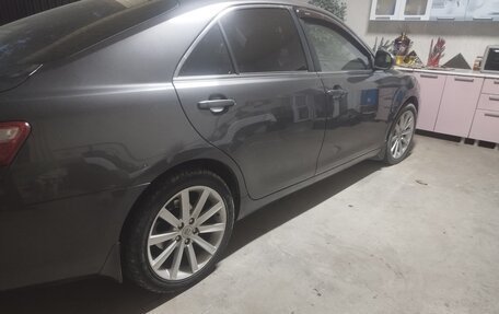 Toyota Camry, 2010 год, 1 300 000 рублей, 2 фотография