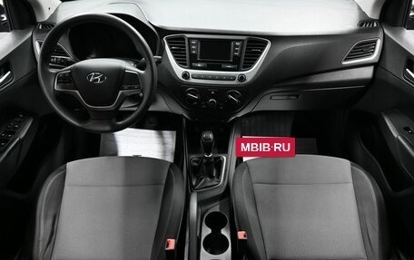 Hyundai Solaris II рестайлинг, 2018 год, 1 240 000 рублей, 10 фотография