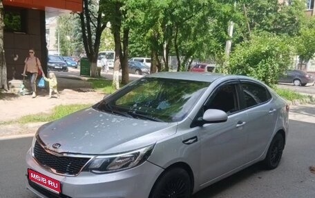 KIA Rio III рестайлинг, 2015 год, 450 000 рублей, 1 фотография