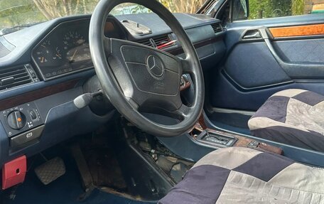 Mercedes-Benz E-Класс, 1994 год, 525 000 рублей, 5 фотография