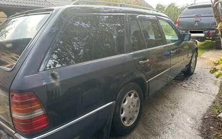 Mercedes-Benz E-Класс, 1994 год, 525 000 рублей, 4 фотография