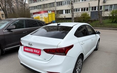 Hyundai Solaris II рестайлинг, 2018 год, 799 999 рублей, 2 фотография