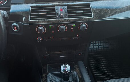 BMW 5 серия, 2008 год, 900 000 рублей, 11 фотография