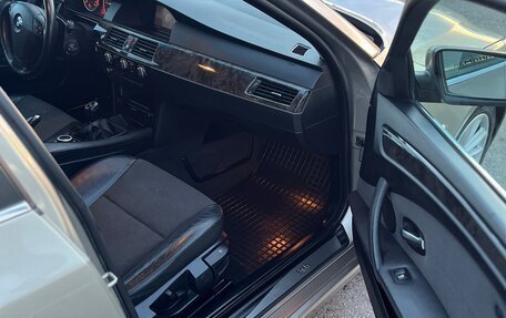 BMW 5 серия, 2008 год, 900 000 рублей, 8 фотография