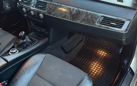 BMW 5 серия, 2008 год, 900 000 рублей, 16 фотография