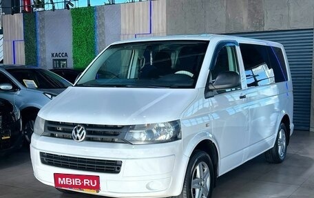 Volkswagen Caravelle T5, 2014 год, 2 120 000 рублей, 1 фотография