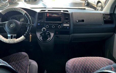 Volkswagen Caravelle T5, 2014 год, 2 120 000 рублей, 18 фотография