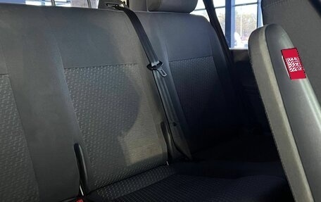 Volkswagen Caravelle T5, 2014 год, 2 120 000 рублей, 22 фотография