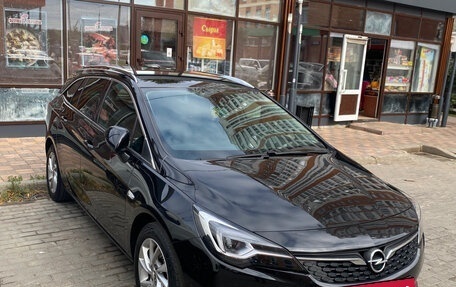 Opel Astra K, 2020 год, 1 850 000 рублей, 2 фотография