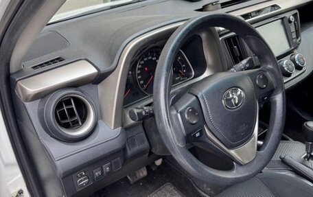Toyota RAV4, 2015 год, 2 000 000 рублей, 5 фотография