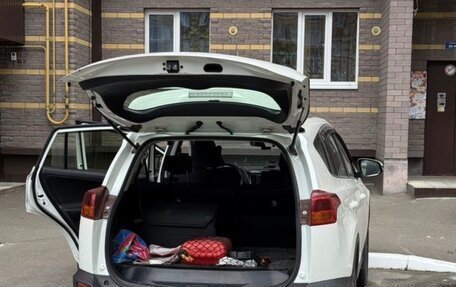 Toyota RAV4, 2015 год, 2 000 000 рублей, 6 фотография