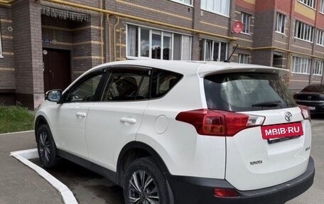 Toyota RAV4, 2015 год, 2 000 000 рублей, 2 фотография
