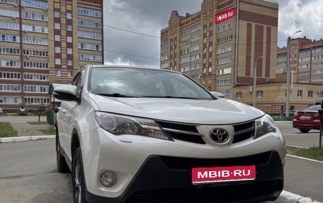 Toyota RAV4, 2015 год, 2 000 000 рублей, 1 фотография