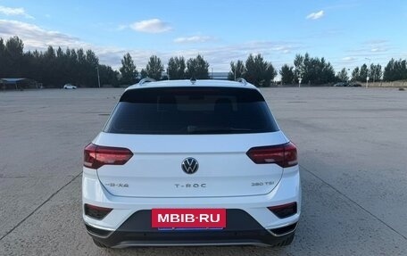 Volkswagen T-Roc I, 2023 год, 1 745 005 рублей, 6 фотография