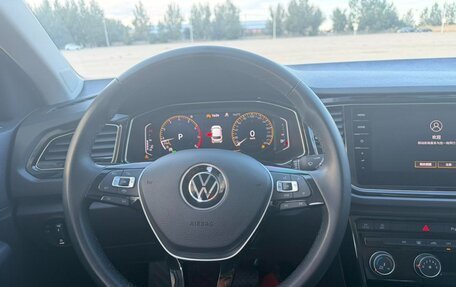 Volkswagen T-Roc I, 2023 год, 1 745 005 рублей, 12 фотография