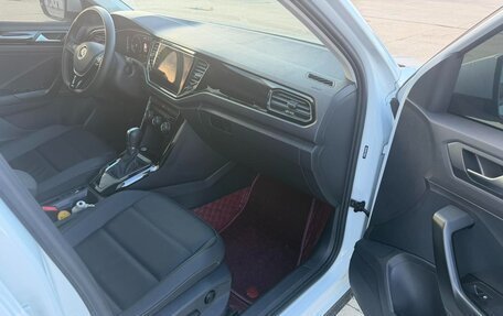 Volkswagen T-Roc I, 2023 год, 1 745 005 рублей, 15 фотография