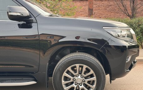 Toyota Land Cruiser Prado 150 рестайлинг 2, 2017 год, 4 450 000 рублей, 11 фотография