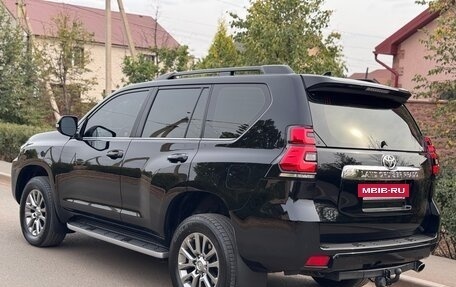 Toyota Land Cruiser Prado 150 рестайлинг 2, 2017 год, 4 450 000 рублей, 6 фотография