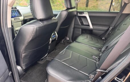 Toyota Land Cruiser Prado 150 рестайлинг 2, 2017 год, 4 450 000 рублей, 26 фотография