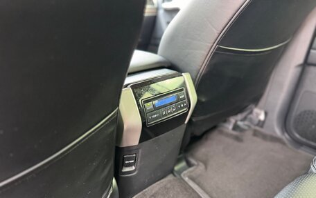 Toyota Land Cruiser Prado 150 рестайлинг 2, 2017 год, 4 450 000 рублей, 27 фотография