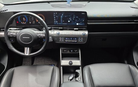 Hyundai Kona, 2024 год, 2 300 000 рублей, 5 фотография