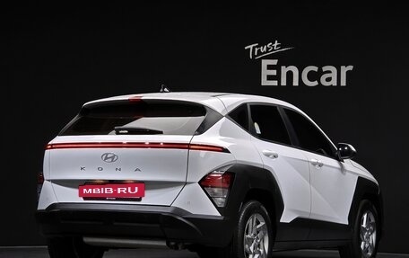 Hyundai Kona, 2024 год, 2 300 000 рублей, 2 фотография