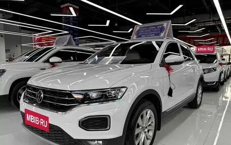 Volkswagen T-Roc I, 2023 год, 1 255 600 рублей, 1 фотография
