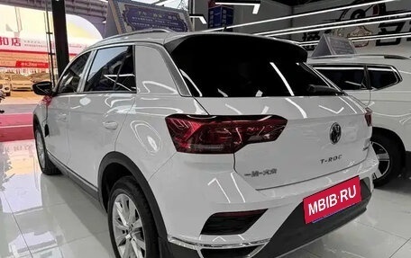 Volkswagen T-Roc I, 2023 год, 1 255 600 рублей, 5 фотография