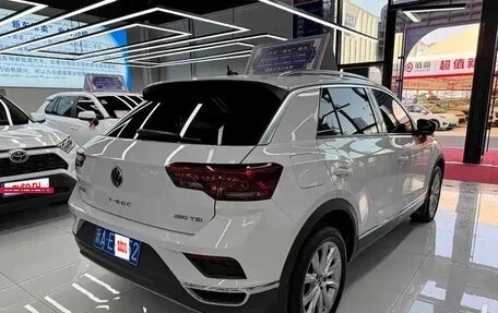 Volkswagen T-Roc I, 2023 год, 1 255 600 рублей, 7 фотография