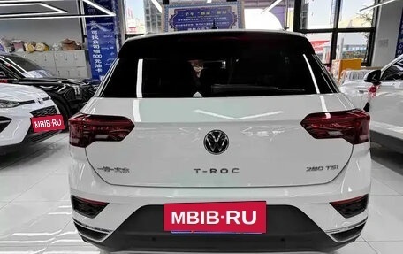 Volkswagen T-Roc I, 2023 год, 1 255 600 рублей, 6 фотография