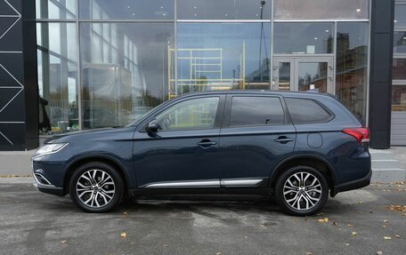 Mitsubishi Outlander III рестайлинг 3, 2017 год, 1 880 000 рублей, 8 фотография