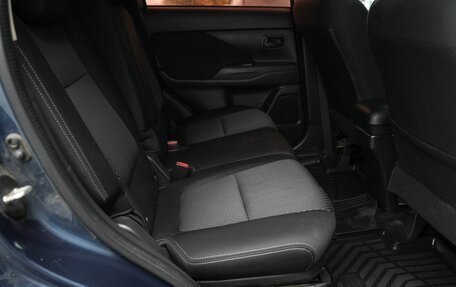 Mitsubishi Outlander III рестайлинг 3, 2017 год, 1 880 000 рублей, 24 фотография
