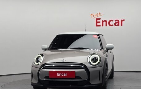 MINI Hatch, 2022 год, 1 927 000 рублей, 2 фотография