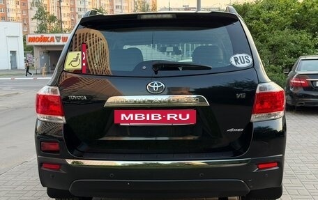 Toyota Highlander III, 2011 год, 2 370 000 рублей, 7 фотография