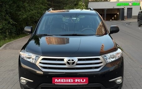 Toyota Highlander III, 2011 год, 2 370 000 рублей, 6 фотография
