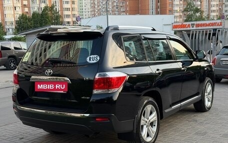 Toyota Highlander III, 2011 год, 2 370 000 рублей, 4 фотография