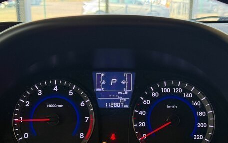 Hyundai Solaris II рестайлинг, 2015 год, 1 047 000 рублей, 8 фотография