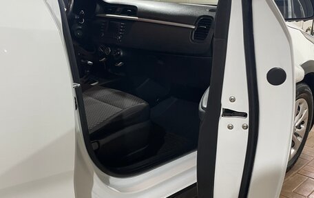 KIA Rio IV, 2018 год, 1 300 000 рублей, 15 фотография