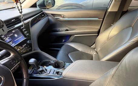 Toyota Camry, 2020 год, 2 650 000 рублей, 8 фотография