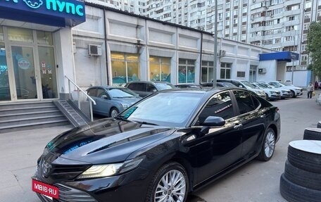 Toyota Camry, 2020 год, 2 650 000 рублей, 2 фотография