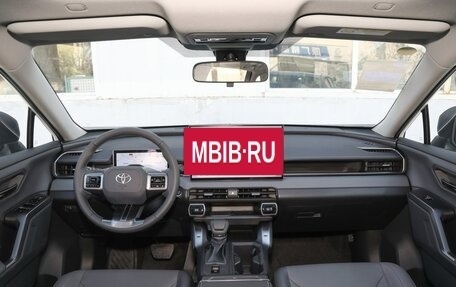 Toyota RAV4, 2026 год, 4 400 000 рублей, 11 фотография